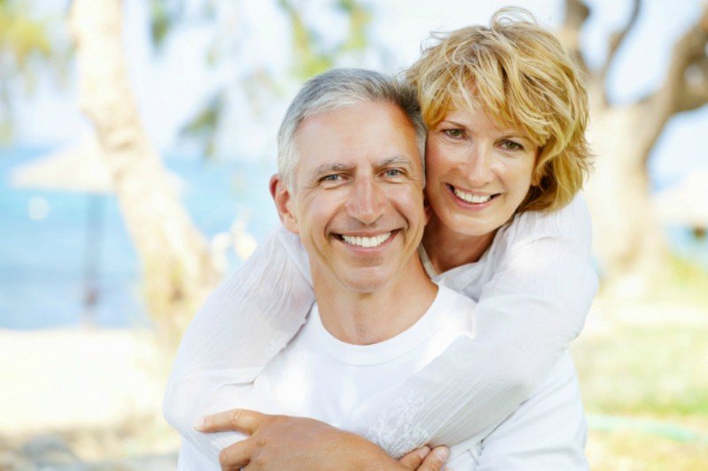 couple with veneers from life dentistry